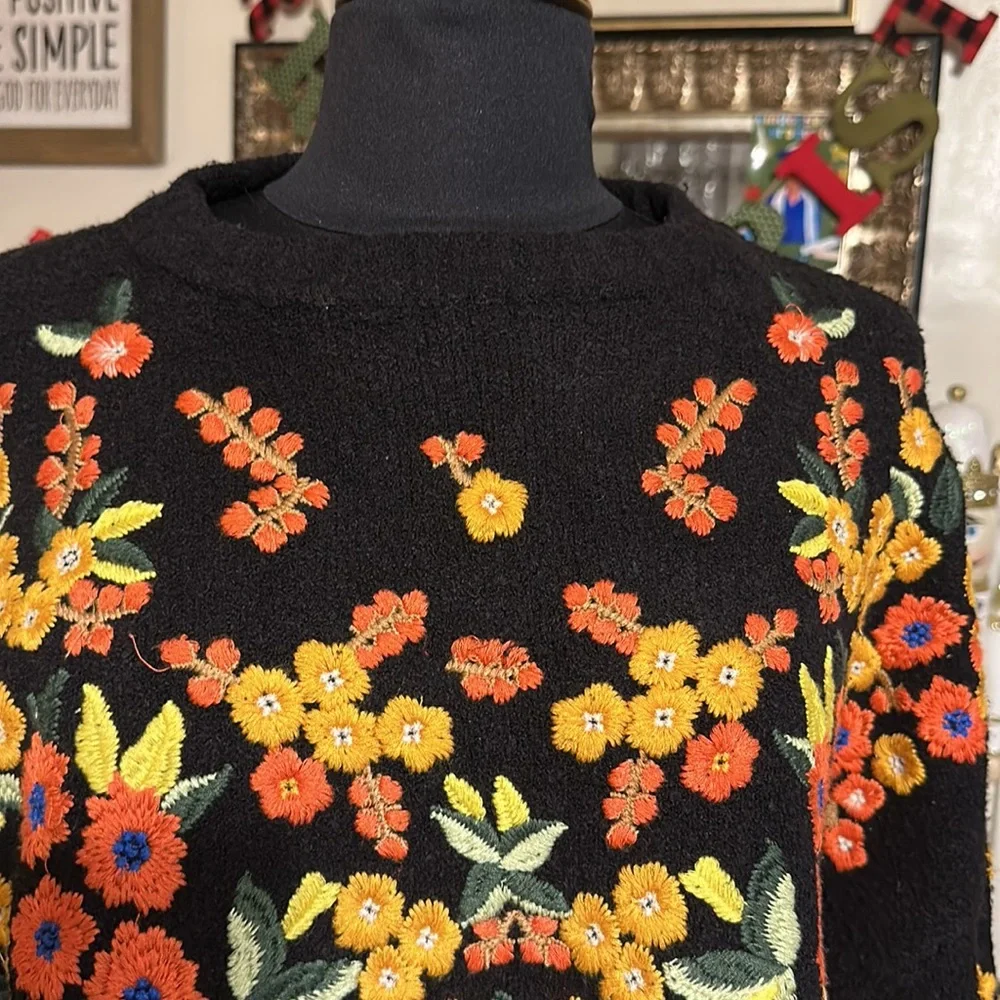 Zara Black Sweater with Colorful Floral Design - Picture 6 of 9